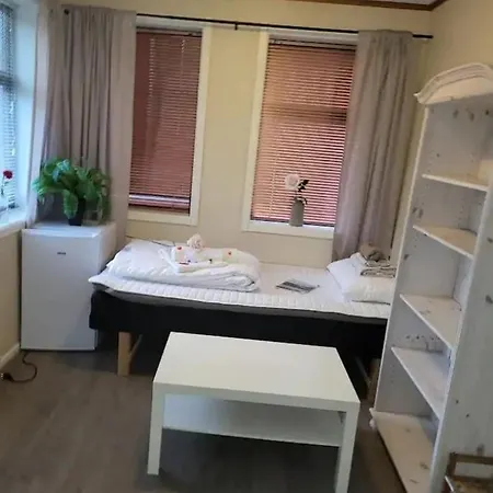 Koselig Soveplass I Sentrum Av Gratis Wifi Og Parkering Rom 2 Narvik